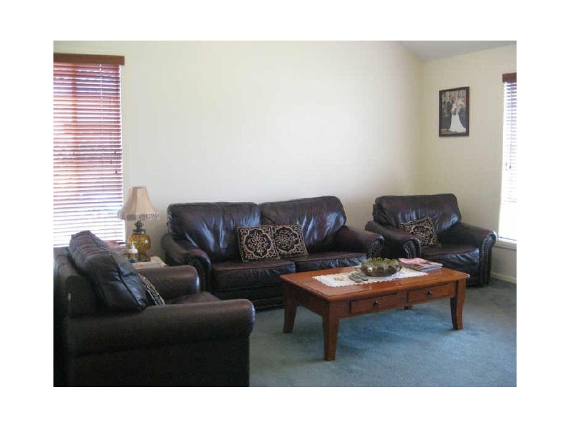 4 Lia Ami Place, Berwick VIC 3806