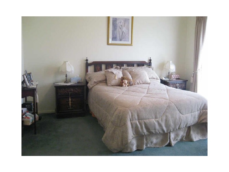 4 Lia Ami Place, Berwick VIC 3806