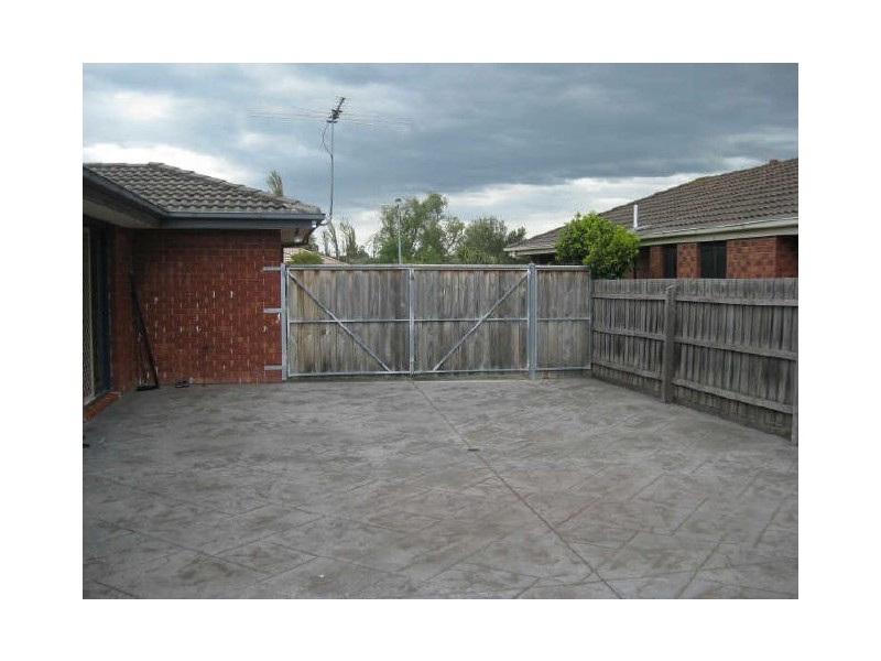 9 Pinnacle Place, Berwick VIC 3806