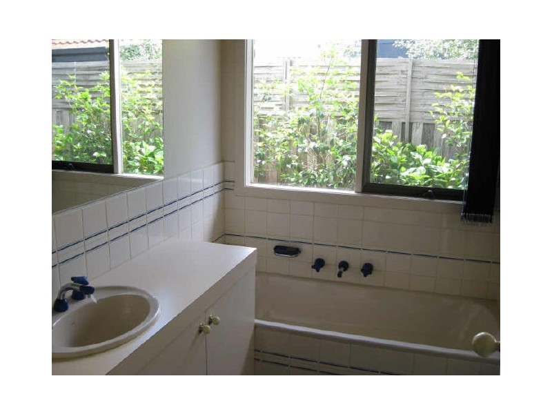 8 Sylvia Road, Beaconsfield VIC 3807