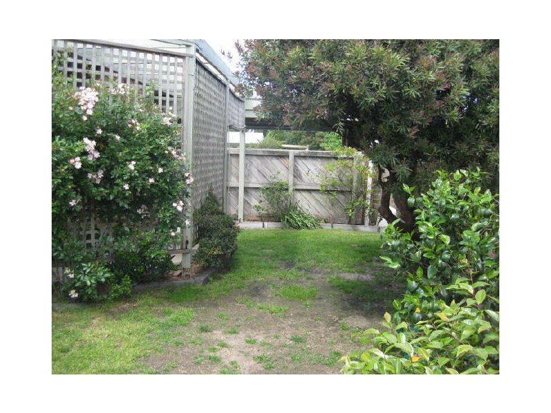 8 Sylvia Road, Beaconsfield VIC 3807