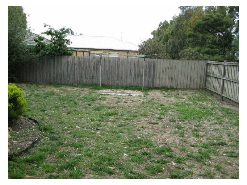 18 Dutton Close, Lynbrook VIC 3975