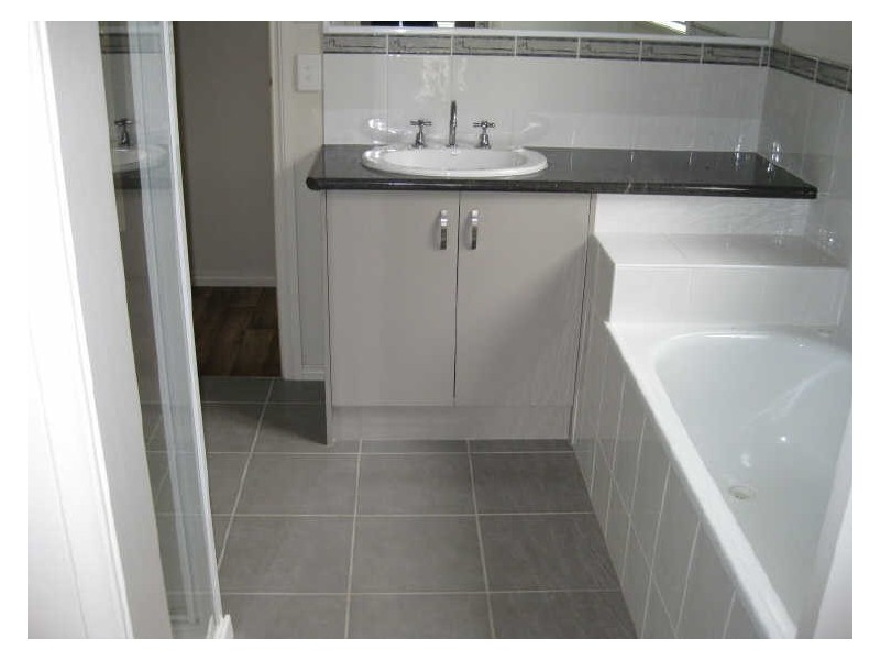 16 Violet Way, Cranbourne VIC 3977