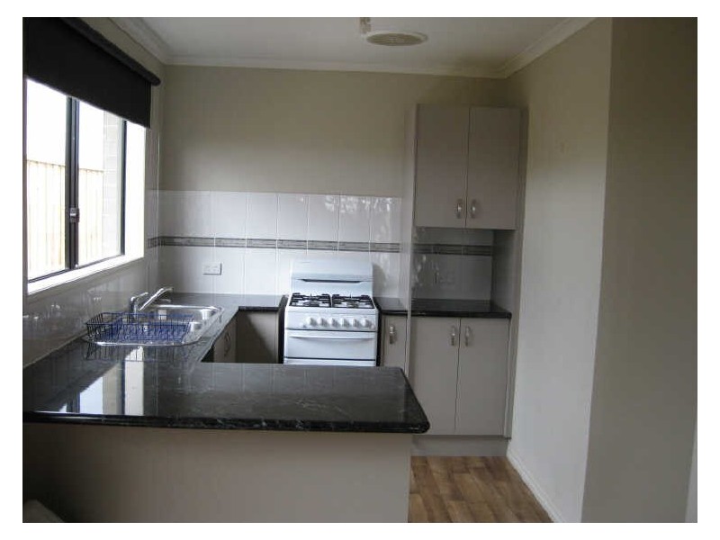 16 Violet Way, Cranbourne VIC 3977