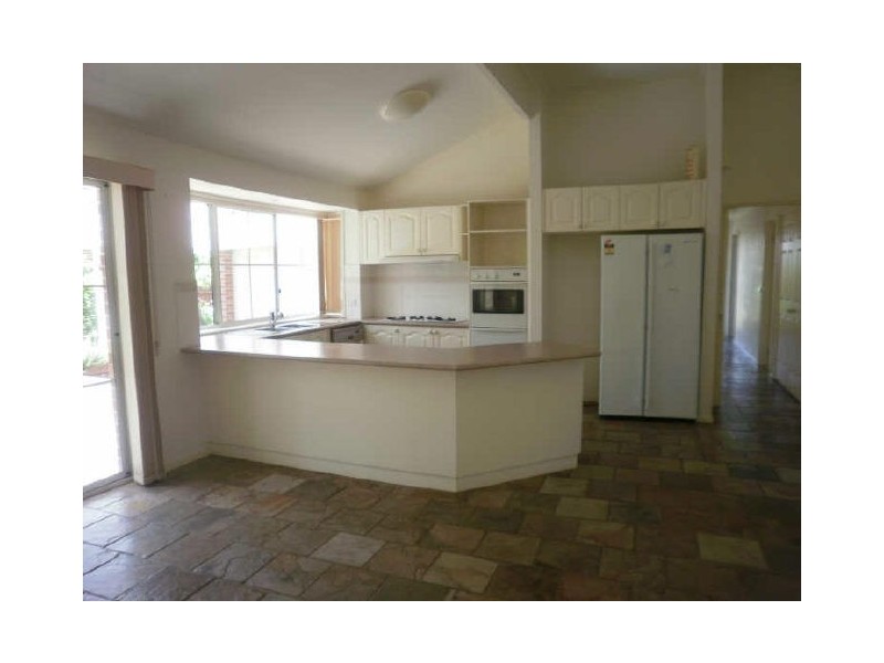 3 Redmore Court, Berwick VIC 3806