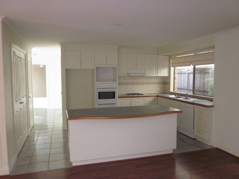 25 Wood Road, Narre Warren South VIC 3805