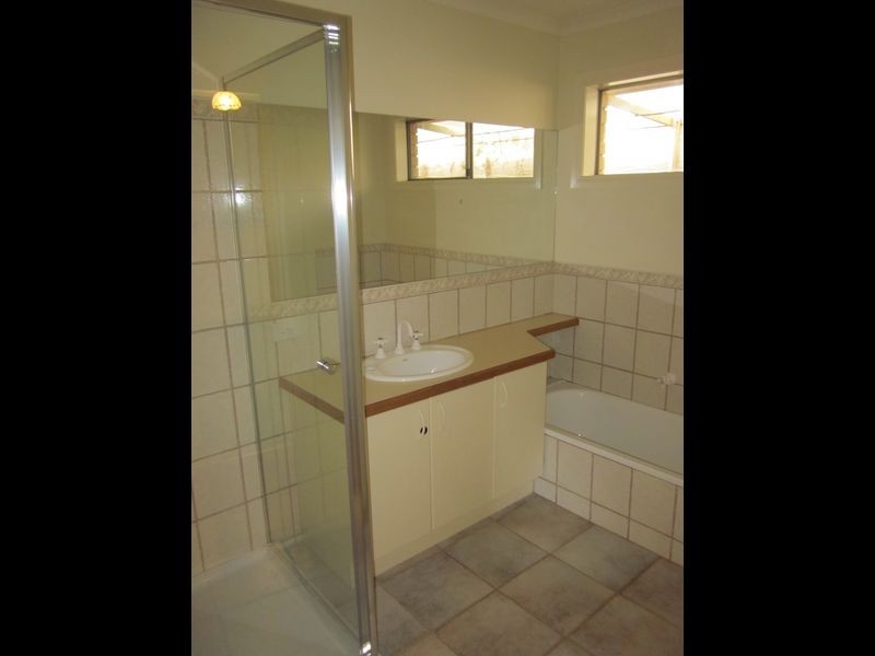 25 Wood Road, Narre Warren South VIC 3805