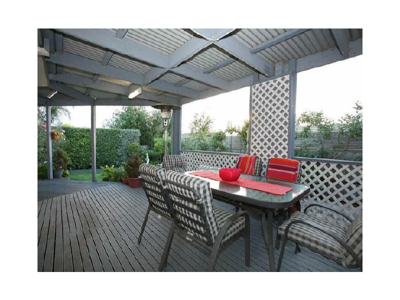 17 Homestead Road, Berwick VIC 3806