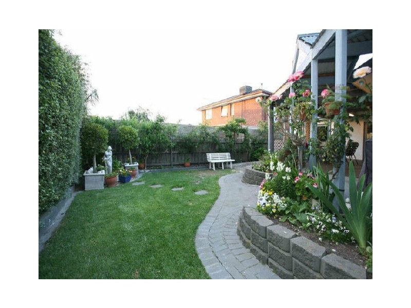 17 Homestead Road, Berwick VIC 3806