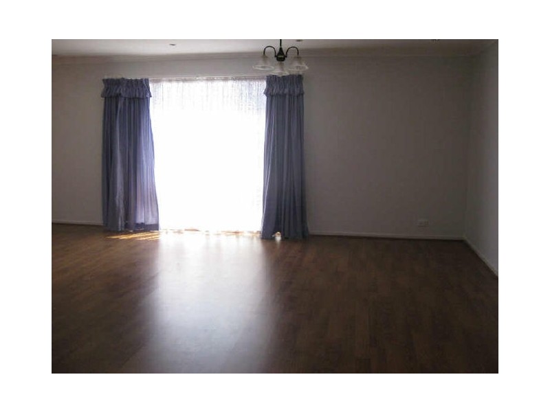 17 Hallmark Drive, Narre Warren South VIC 3805