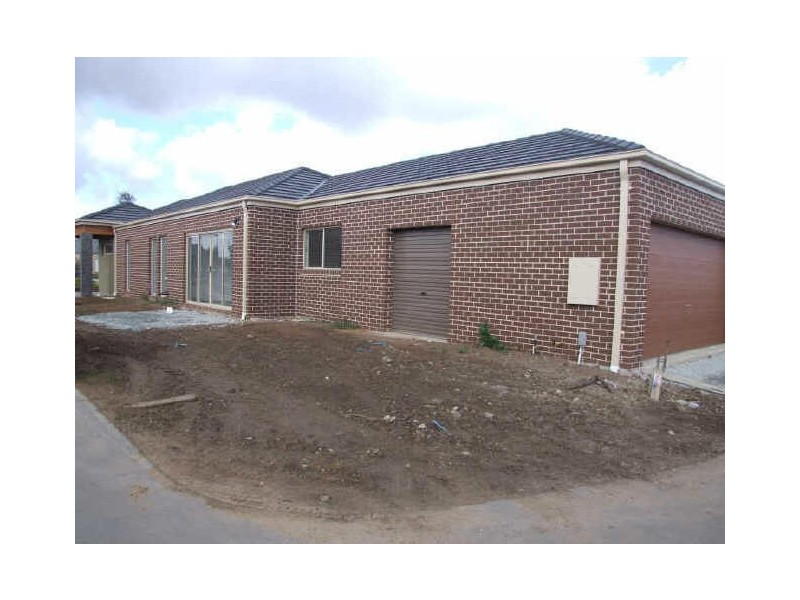 182 Traquil Lane, Cranbourne North VIC 3977