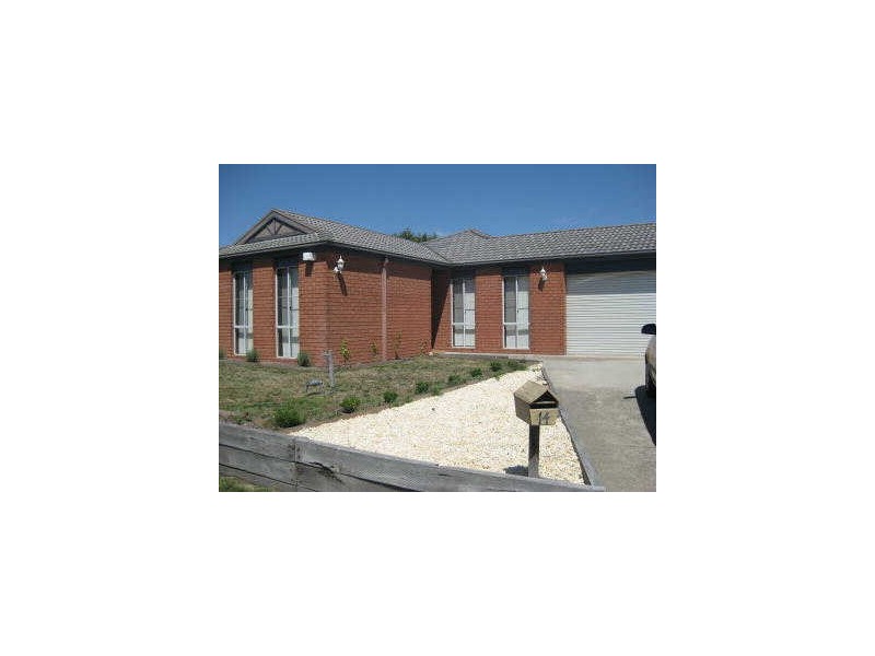 14 Crabill Walk, Narre Warren South VIC 3805