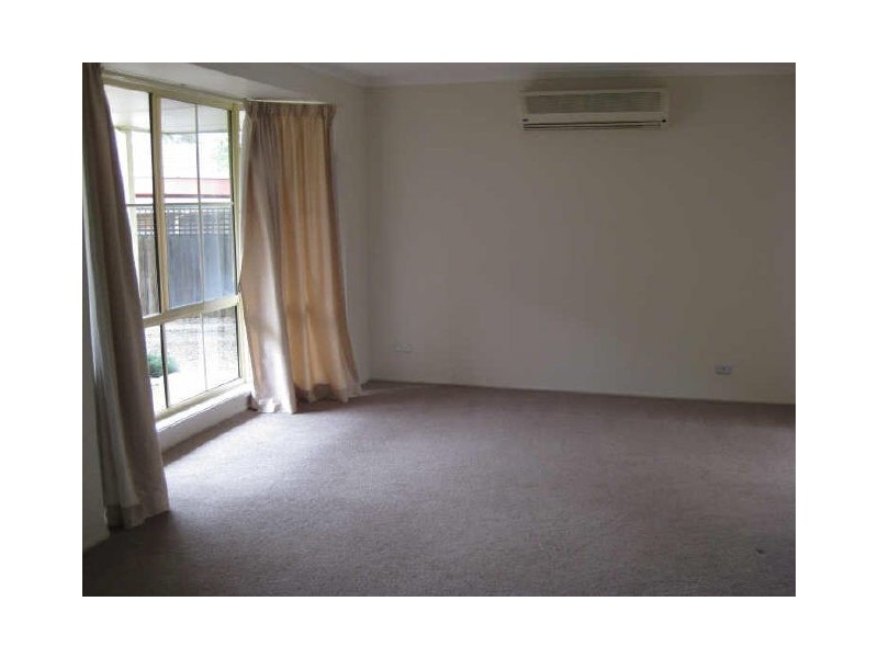 6 Raneen Place, Berwick VIC 3806