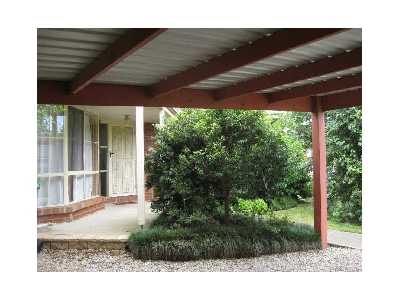 6 Raneen Place, Berwick VIC 3806