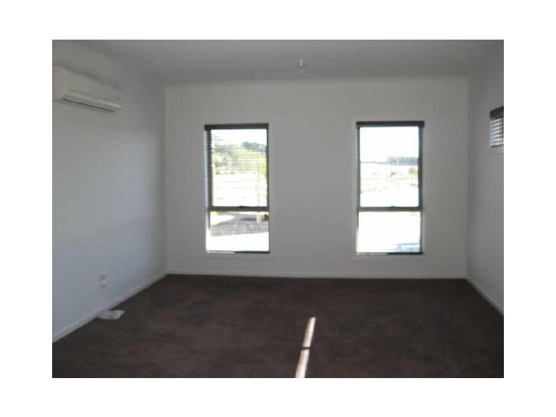 1/7 Roseville Court, Berwick VIC 3806