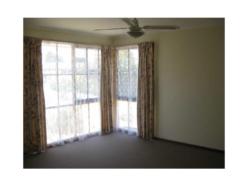 2/15 Sylvia Road, Beaconsfield VIC 3807
