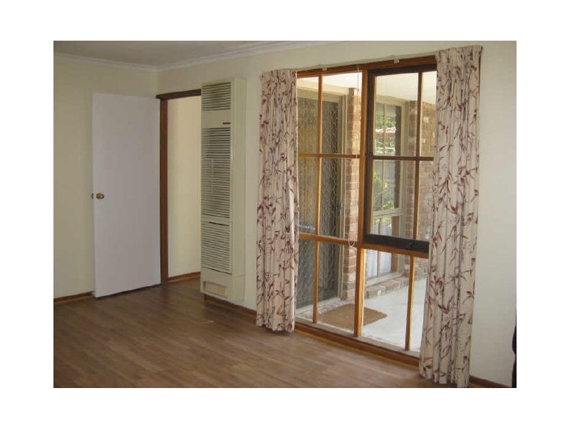 2/15 Sylvia Road, Beaconsfield VIC 3807