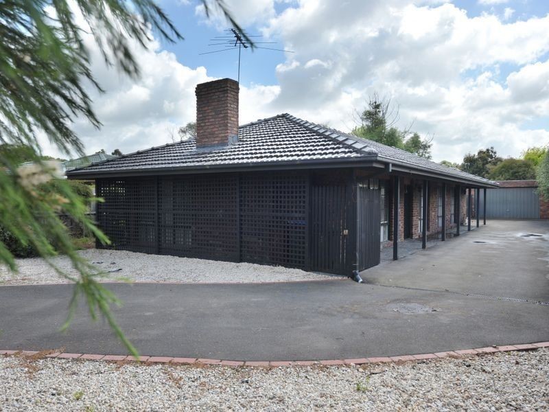 58 Saxonwood Drive, Narre Warren VIC 3805