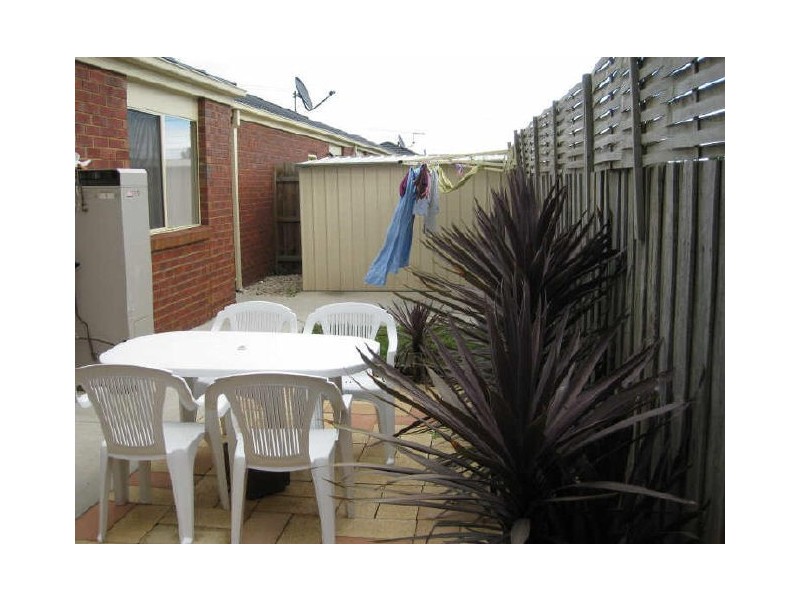 5/19-21 Maculata Drive, Cranbourne VIC 3977