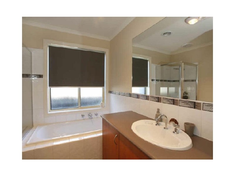 10 Redmore Avenue, Berwick VIC 3806