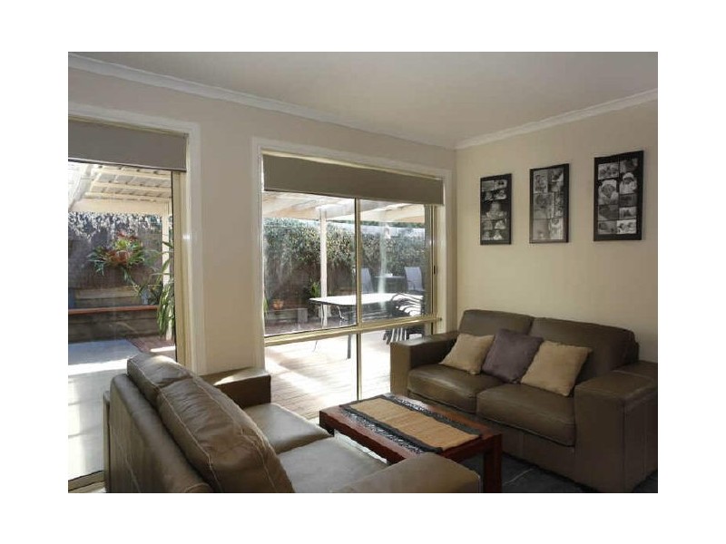 10 Redmore Avenue, Berwick VIC 3806