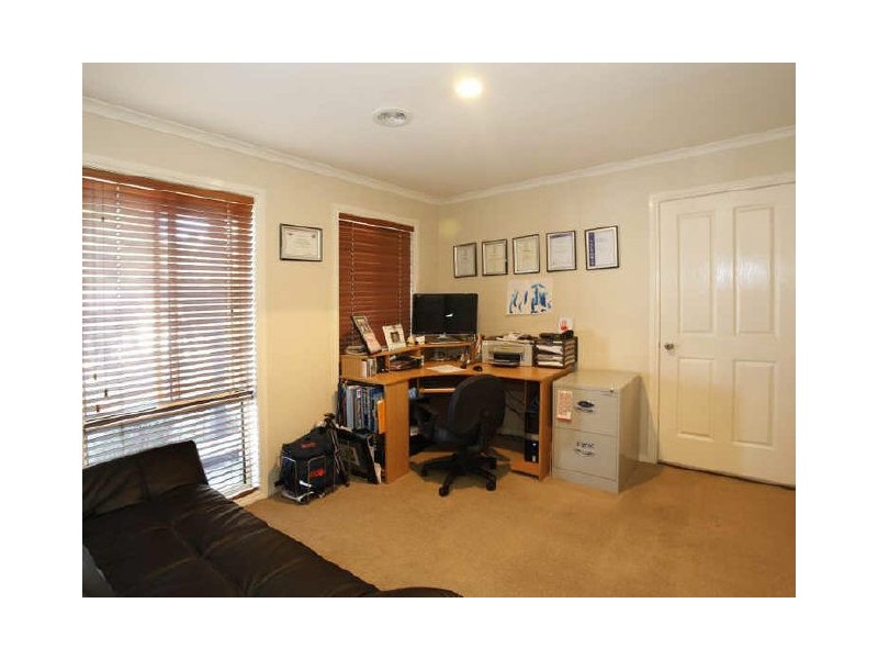 10 Redmore Avenue, Berwick VIC 3806