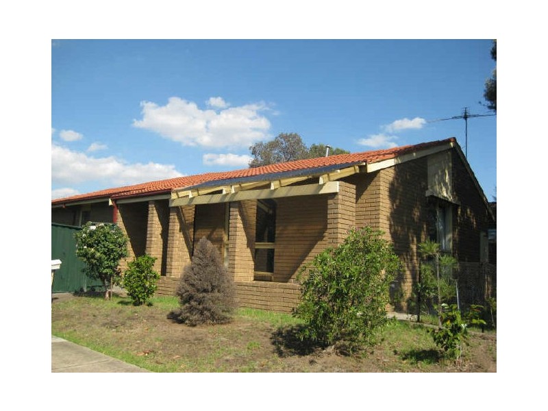 1 Carluke Place, Berwick VIC 3806