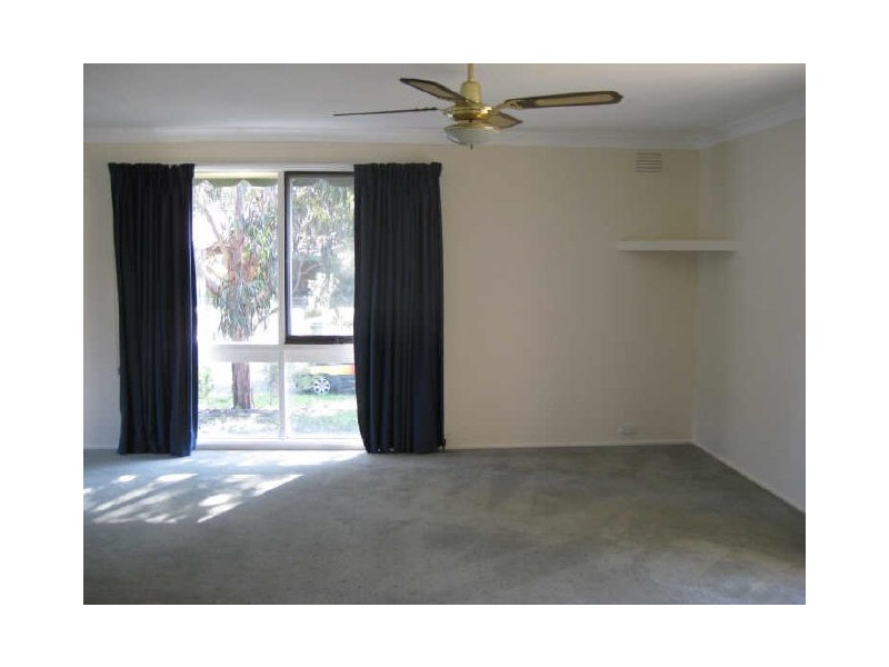 1 Carluke Place, Berwick VIC 3806