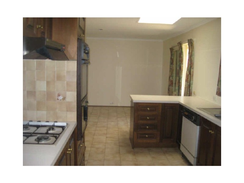 1 Carluke Place, Berwick VIC 3806