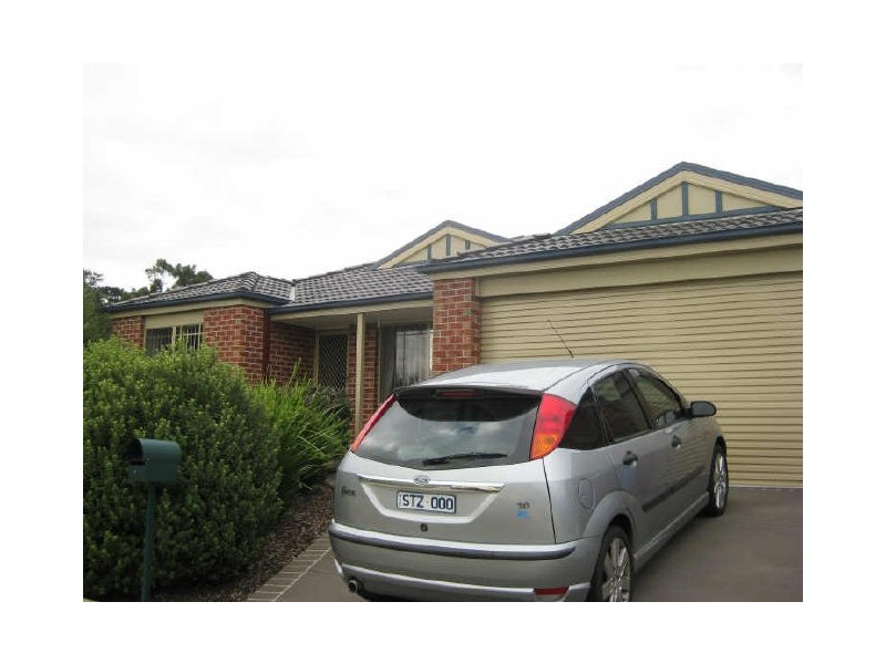 18 Carly Close, Narre Warren South VIC 3805