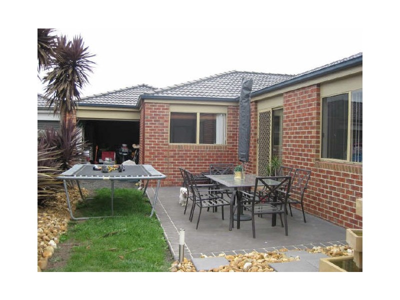 18 Carly Close, Narre Warren South VIC 3805