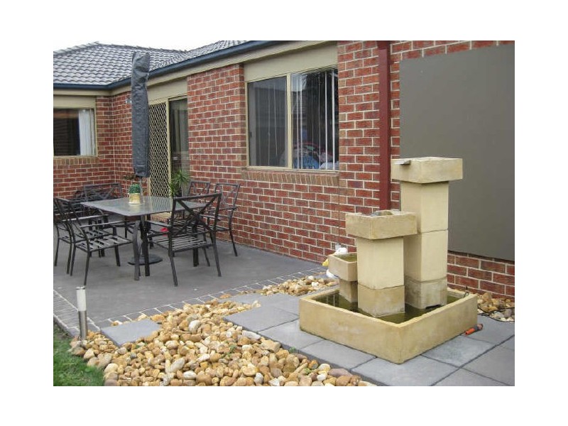 18 Carly Close, Narre Warren South VIC 3805