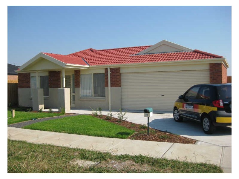 82 Calais Circuit, Cranbourne VIC 3977