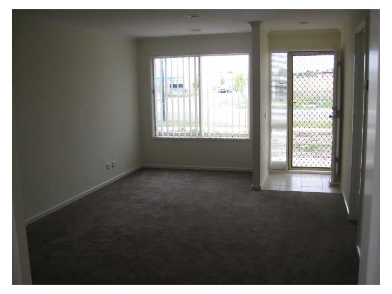 82 Calais Circuit, Cranbourne VIC 3977