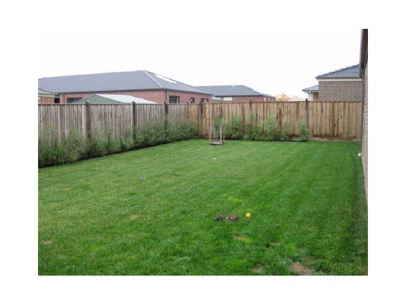 21 Flash Dan Drive, Cranbourne VIC 3977