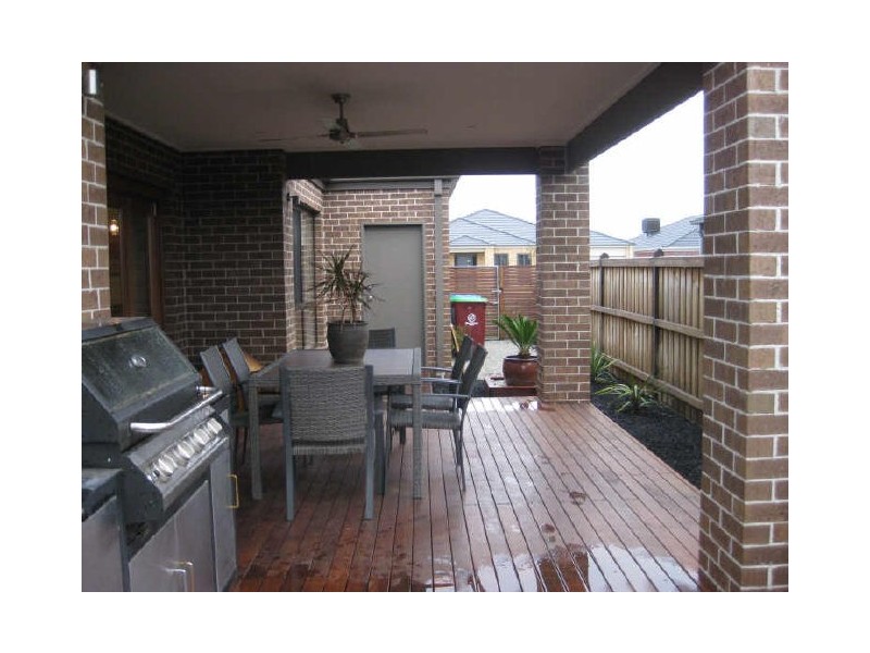 21 Flash Dan Drive, Cranbourne VIC 3977