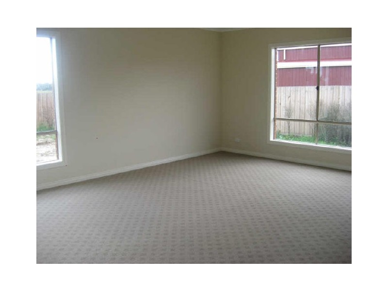 76 Langbourne Drive, Narre Warren South VIC 3805