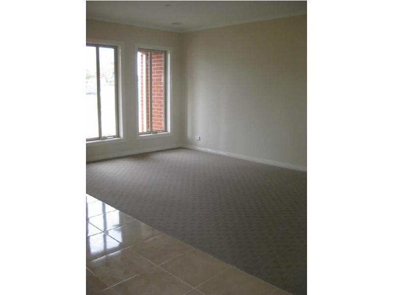 76 Langbourne Drive, Narre Warren South VIC 3805