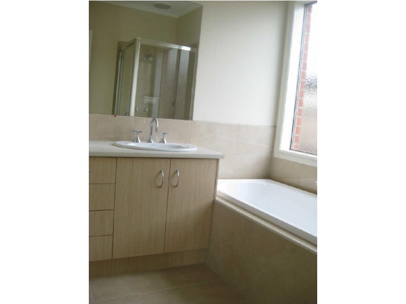 76 Langbourne Drive, Narre Warren South VIC 3805