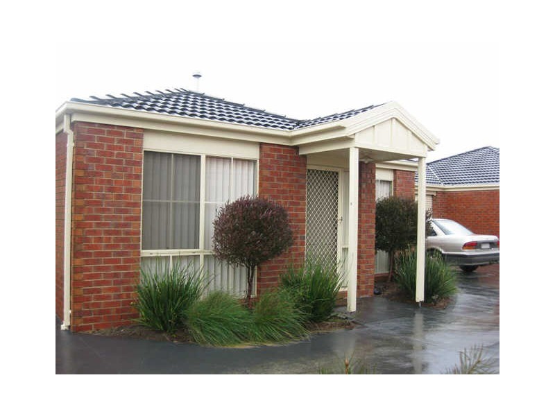 2/19-21 Maculata Drive, Cranbourne VIC 3977