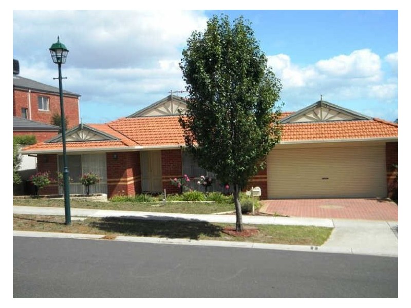 2 Club House Crescent, Cranbourne East VIC 3977