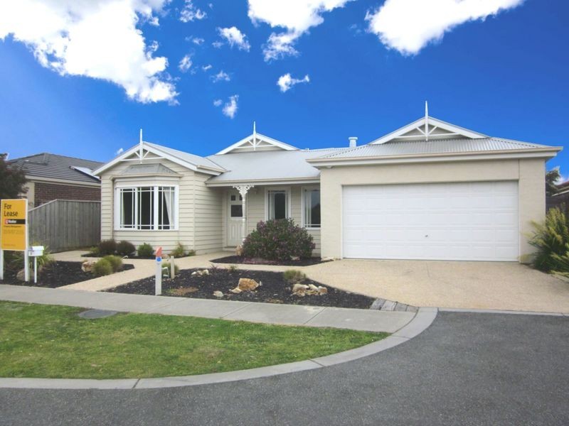 4 Waterbury Street, Cranbourne VIC 3977