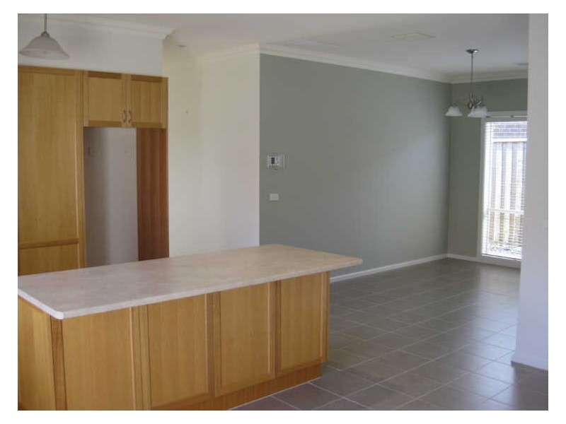 4 Waterbury Street, Cranbourne VIC 3977