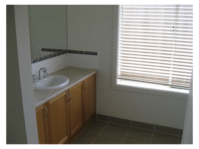 4 Waterbury Street, Cranbourne VIC 3977