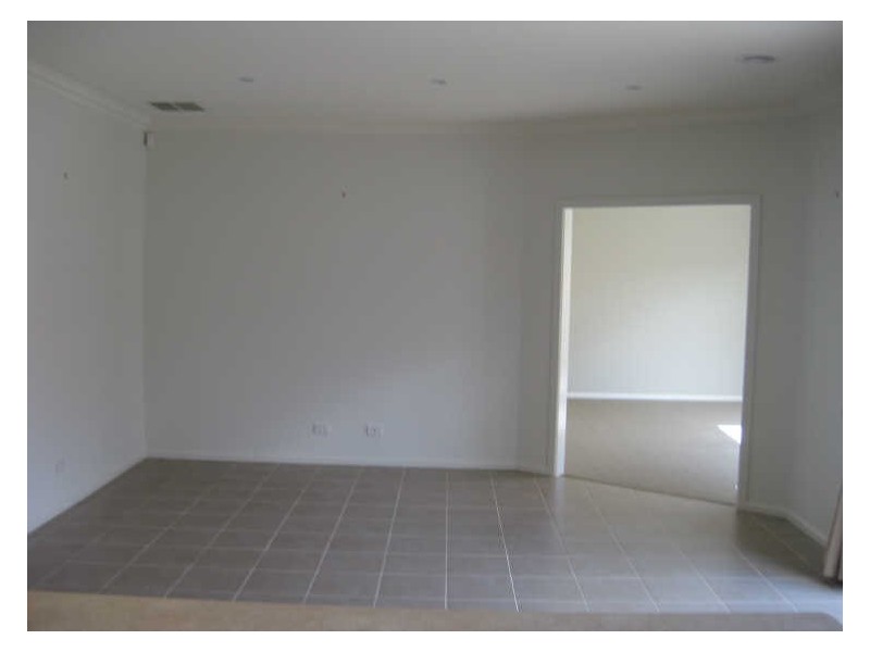 4 Waterbury Street, Cranbourne VIC 3977