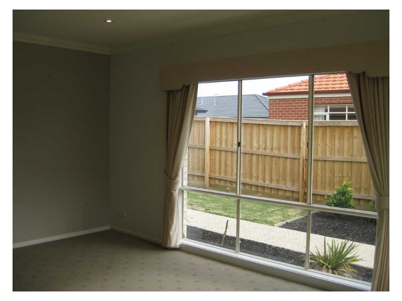 4 Waterbury Street, Cranbourne VIC 3977