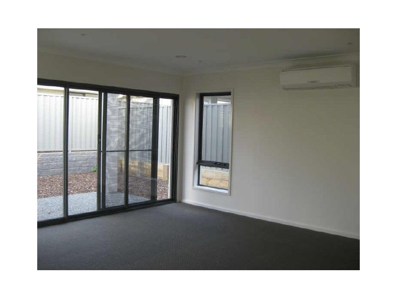 28 Meridian Circuit, Berwick VIC 3806