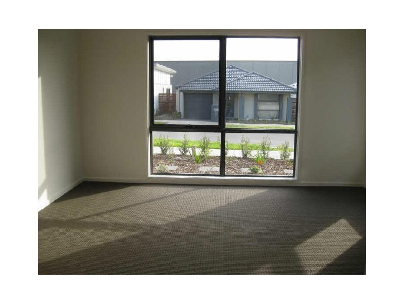 28 Meridian Circuit, Berwick VIC 3806