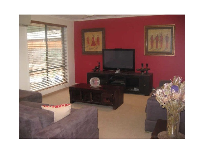 1 Raneen Court, Berwick VIC 3806