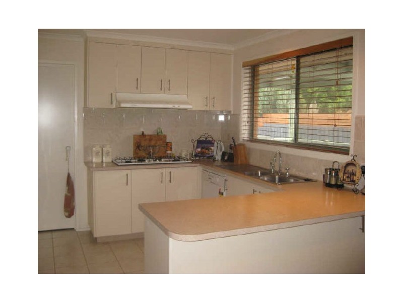 1 Raneen Court, Berwick VIC 3806